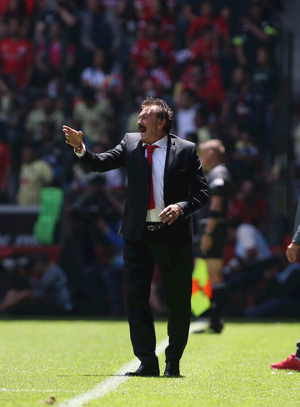 Juez emite orden de prisión contra el entrenador argentino Ricardo La Volpe