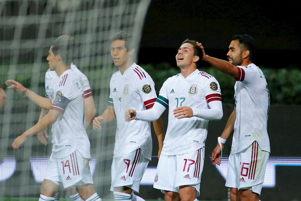 México golea a Costa Rica y se clasifica a las semifinales