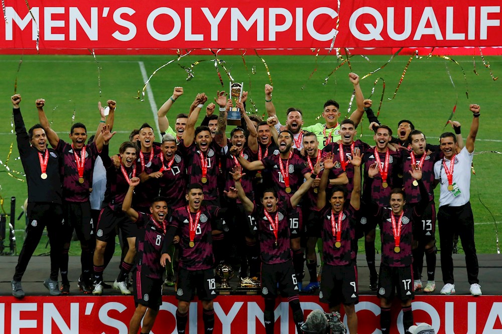 México vence por penaltis a Honduras