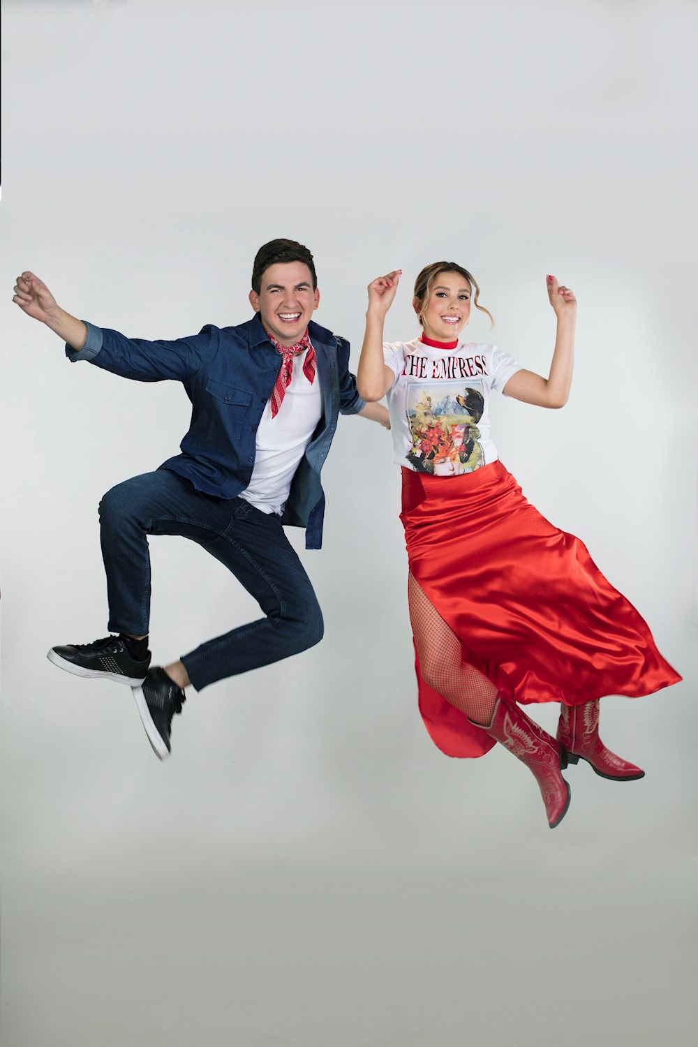 Paulina Goto entona en “Quedito” una historia de amor con el cantante Caztro