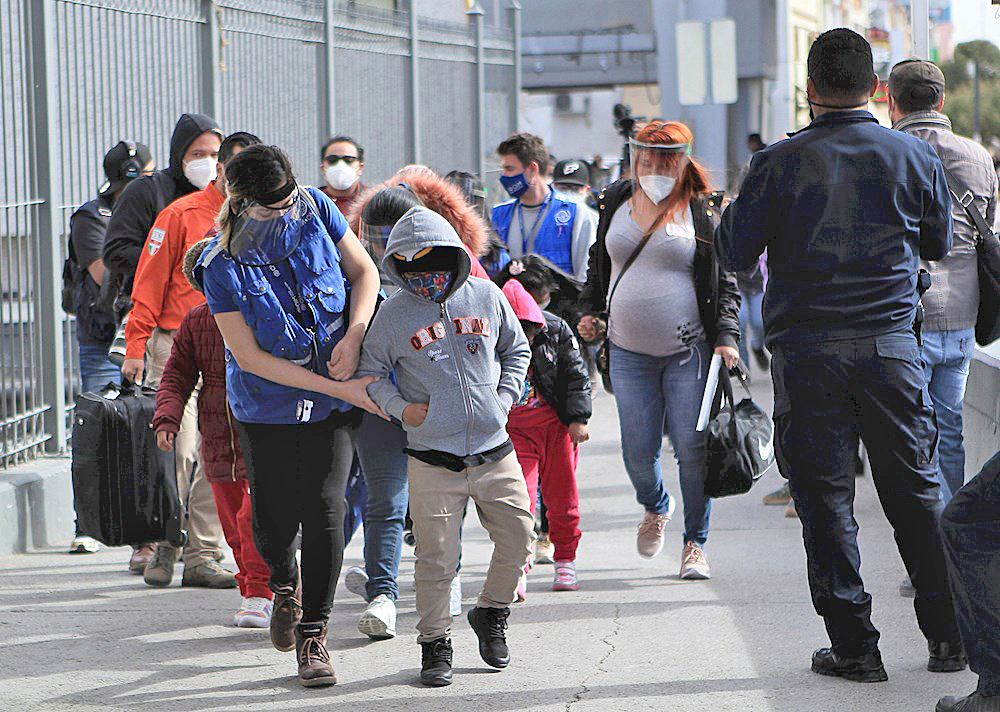 La pandemia complica la atención a los menores en la frontera