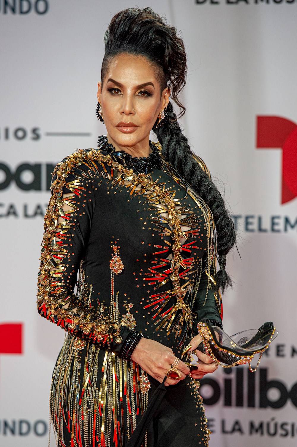 El romance recobra su sitial de honor en la música latina