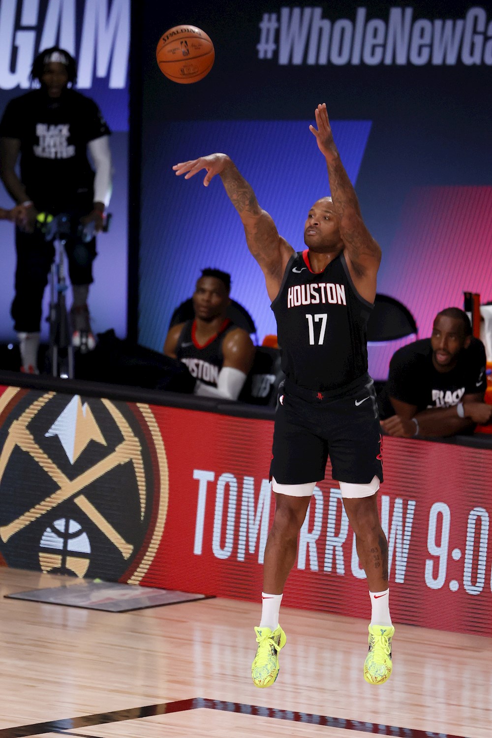 Rockets traspasan a P.J. Tucker a Bucks y reciben a Augustin y Wilson