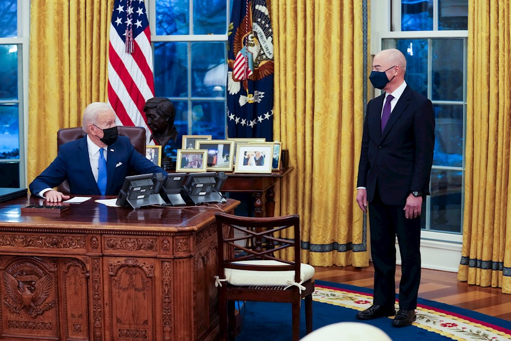 Biden recurre a agencia de emergencia ante la llegada de niños a la frontera