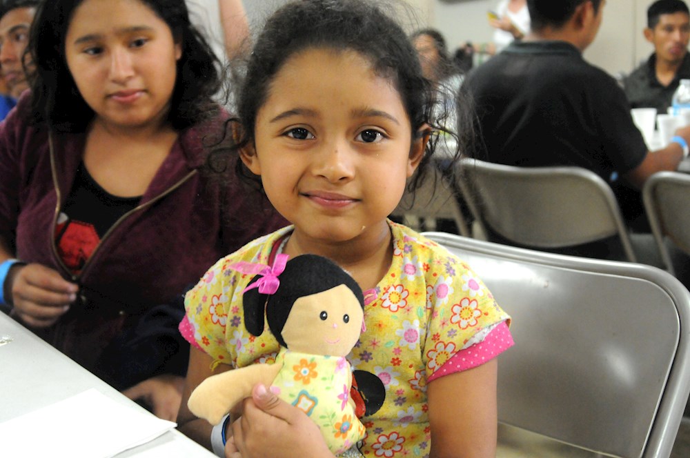 Más de 4.000 migrantes menores de edad están en custodia de Inmigración