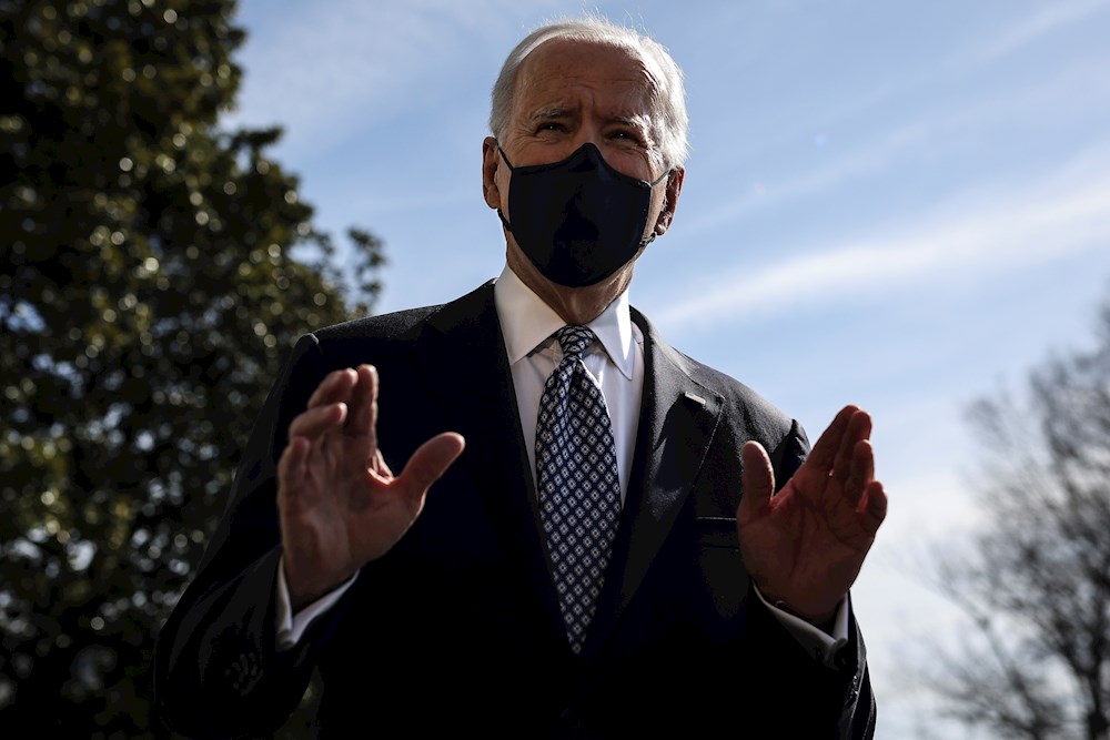 Biden ve posible llegar a 200 millones de dosis en sus primeros 100 días