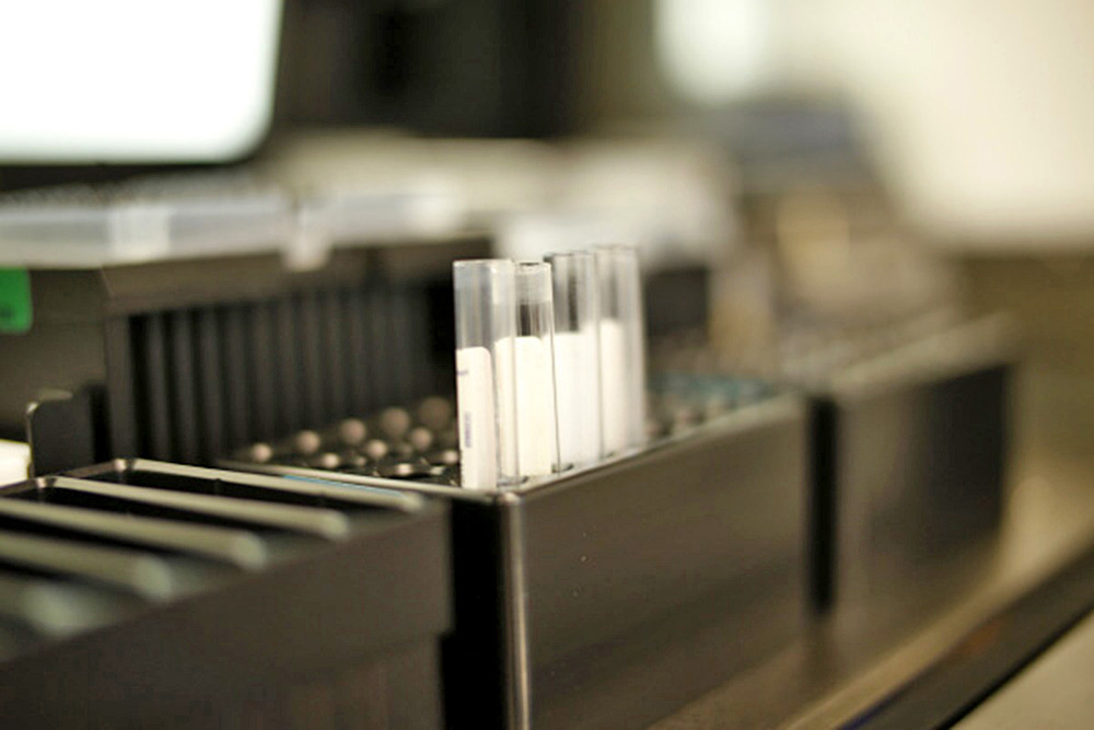 Vacunas de ARNm reducen la transmisión asintomática de Covid-19: estudio