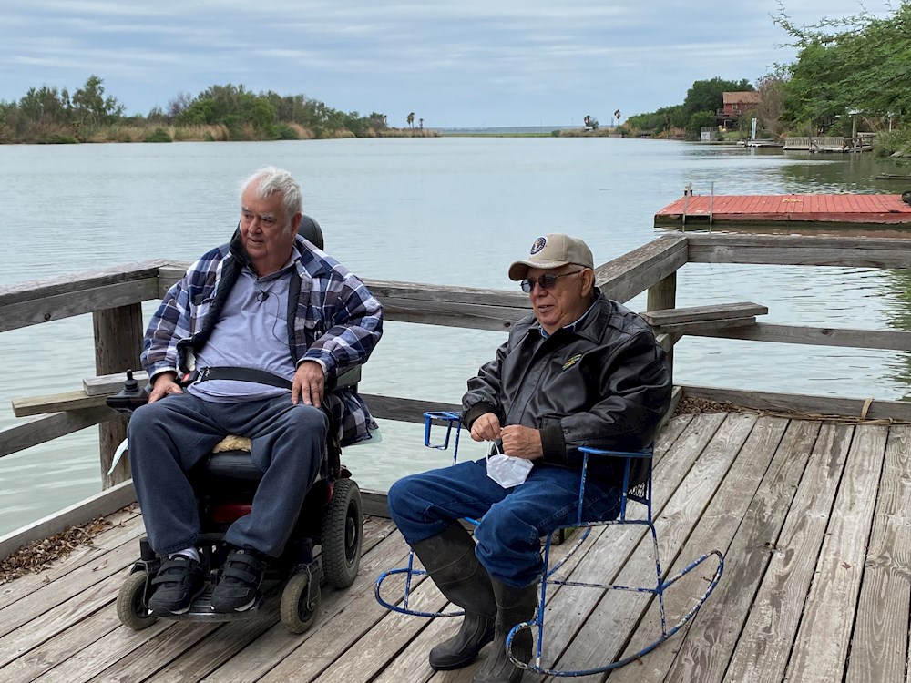 La “decepción” con Biden de una familia latina al perder tierras para el muro