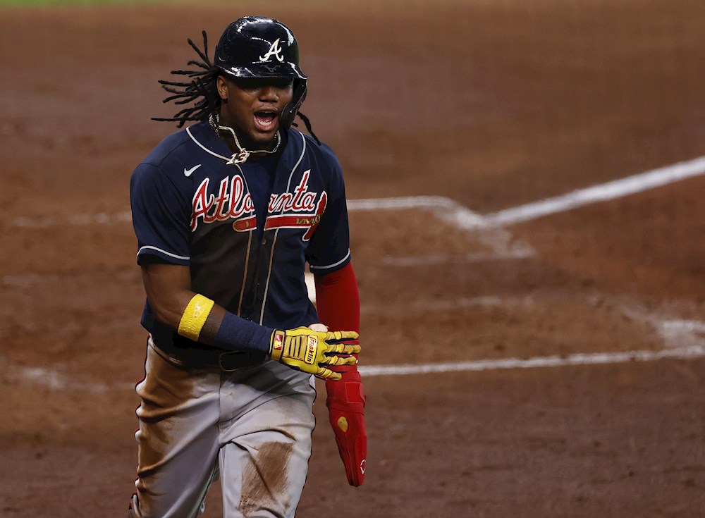 Abreu pega grand slam; Acuña Jr., dos jonrones; Peralta gana duelo a Alzolay