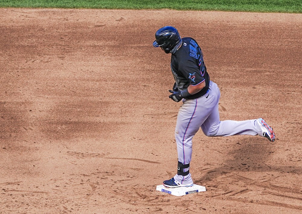 6-2. El venezolano Aguilar se mantiene jonroneando para los Marlins y castiga a los Cerveceros6-2. El venezolano Aguilar se mantiene jonroneando para los Marlins y castiga a los Cerveceros