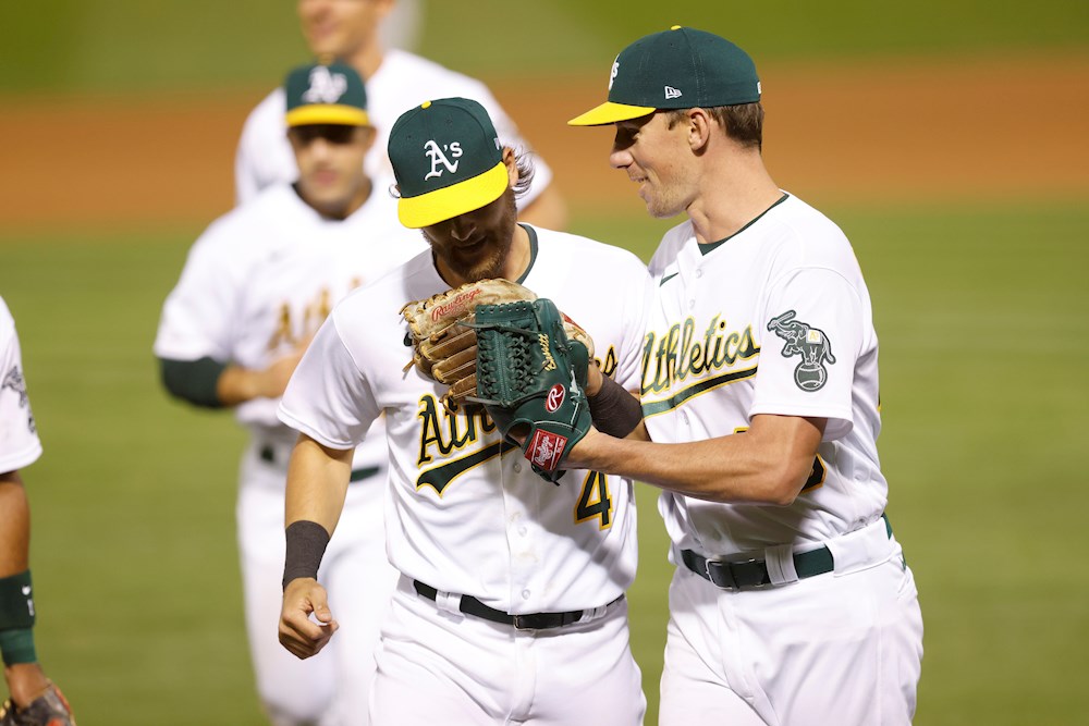 Greinke y Astros brillan en la jornada inaugural ante Atléticos