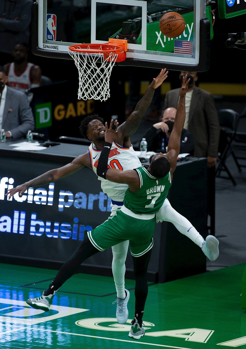 101-99. Brown aporta un doble-doble y los Celtics completan la remontada ante los Knicks