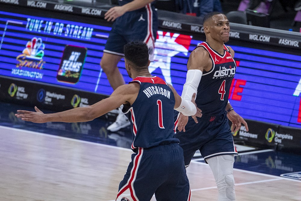 118-114. Westbrook gana duelo a Curry y los Wizards siguen imparables