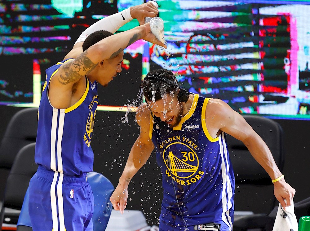 Curry agranda su figura; acaba racha triunfal de Jazz