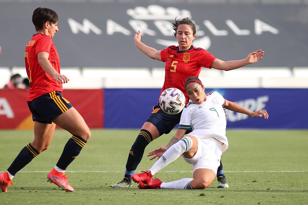 3-0. España impone su pegada ante México