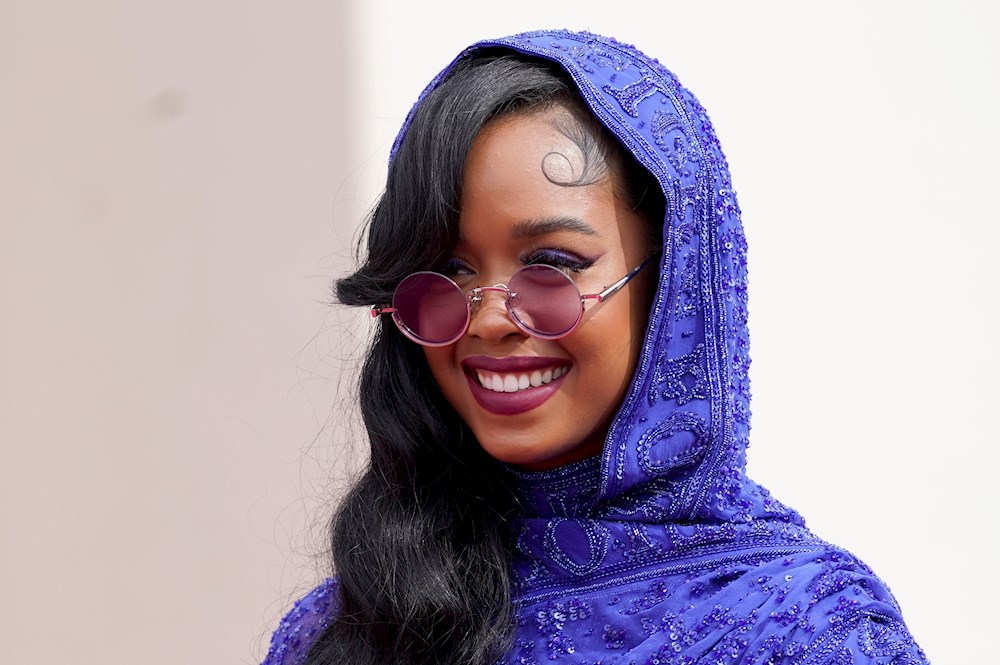 H.E.R. deja sin Óscar a Laura Pausini