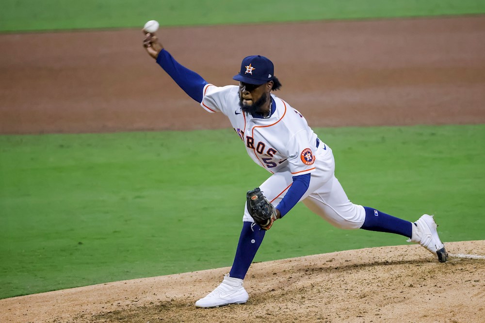 Javier lidera desde la lomita el triunfo de los Astros