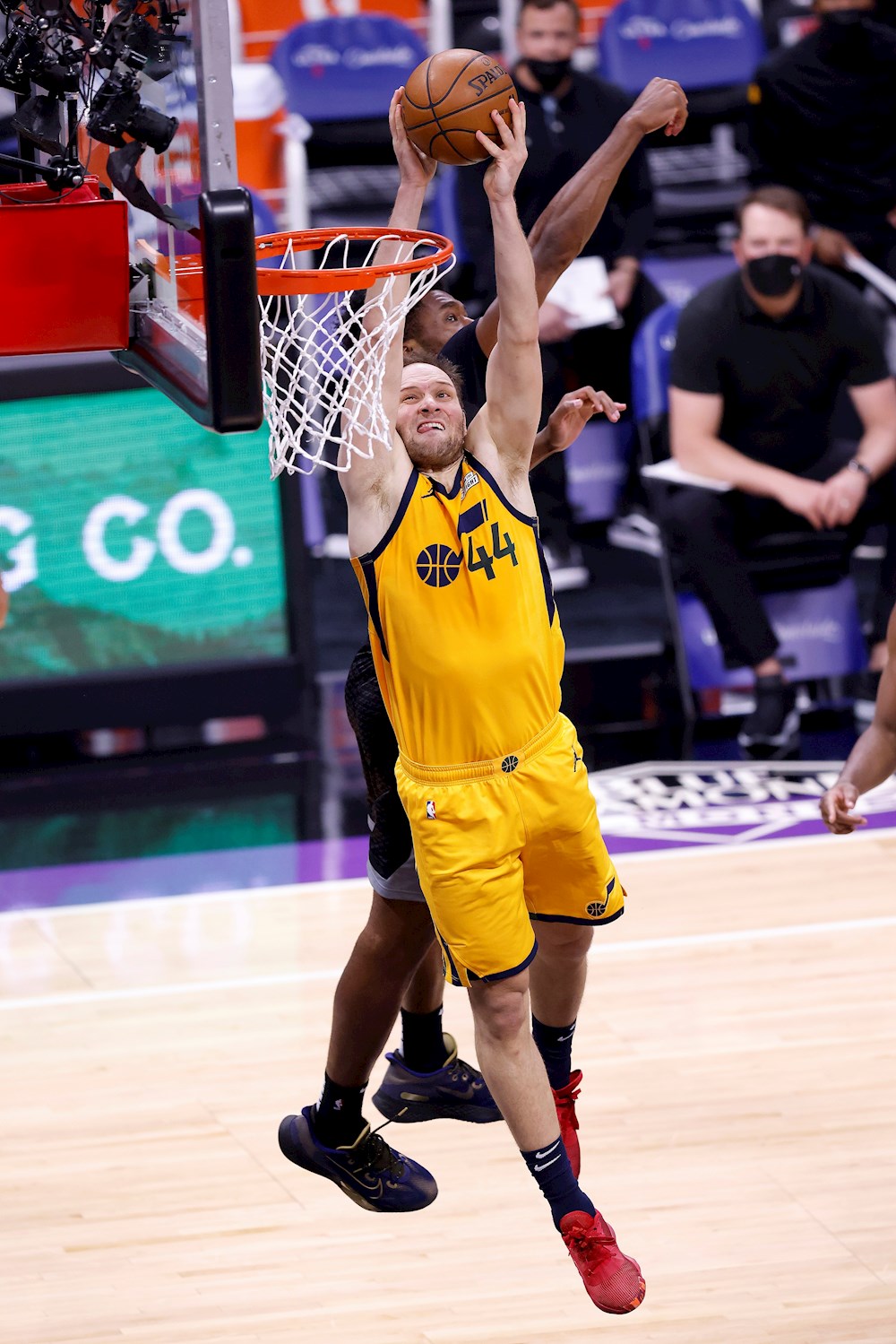 105-154. Bogdanovic lidera una anotación histórica de los diezmados Jazz