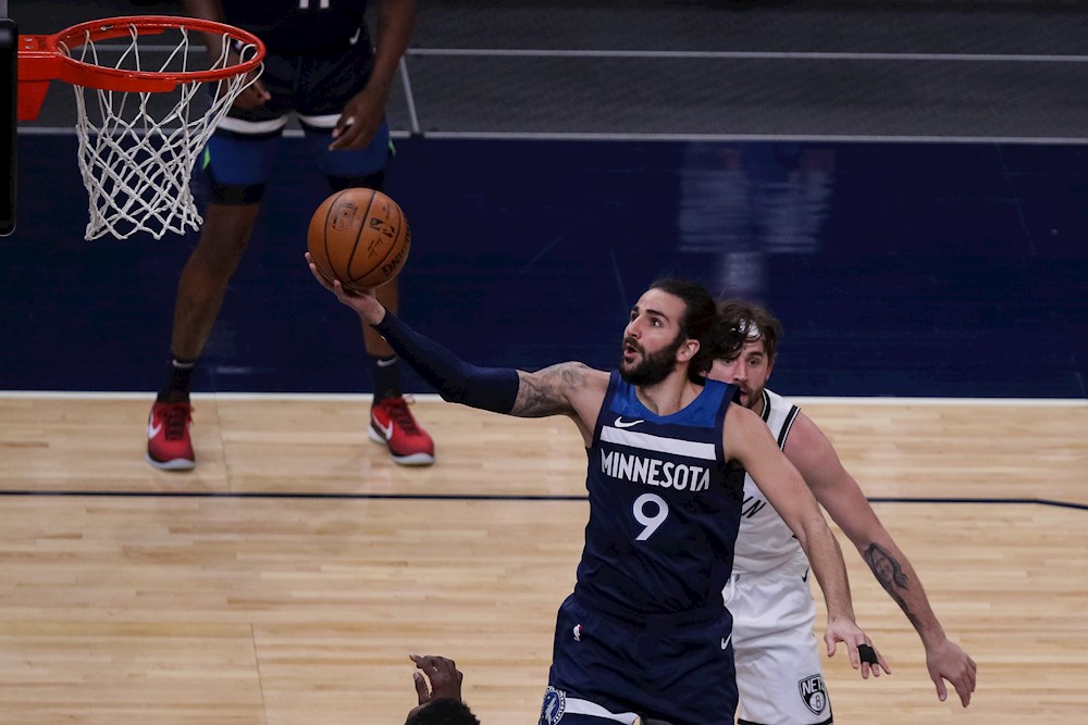 Los Kings vencen a Timberwolves en los últimos minutos