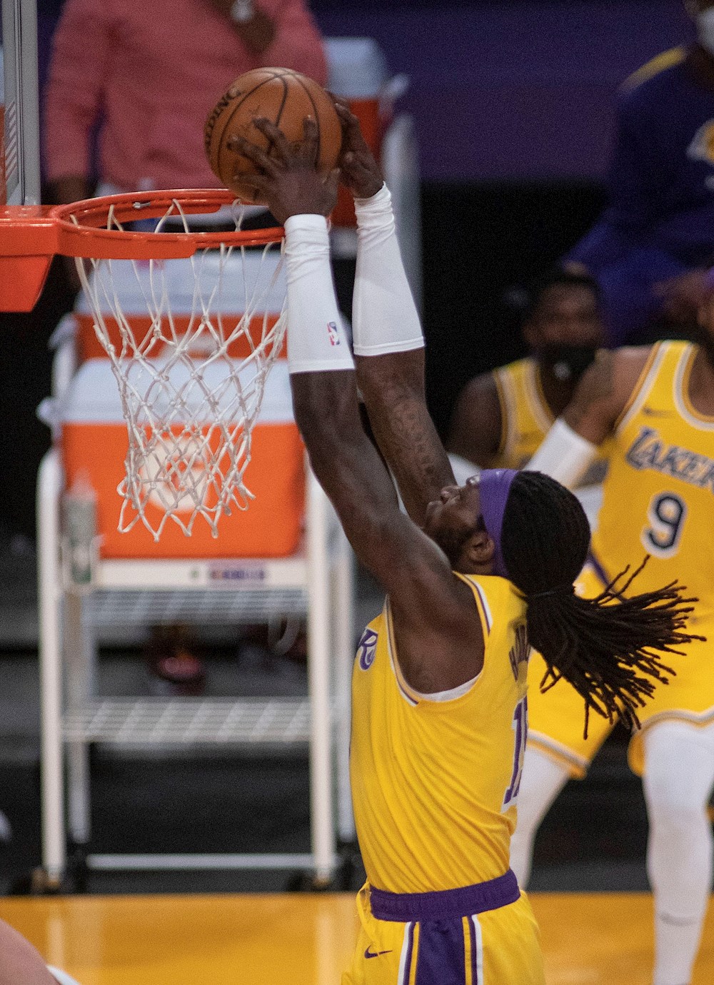 Drummond se lesiona en su debut y los Lakers caen ante los Bucks