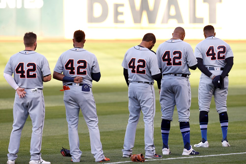 Marineros y Atléticos, imparables, en la celebración del Día de Jackie Robinson