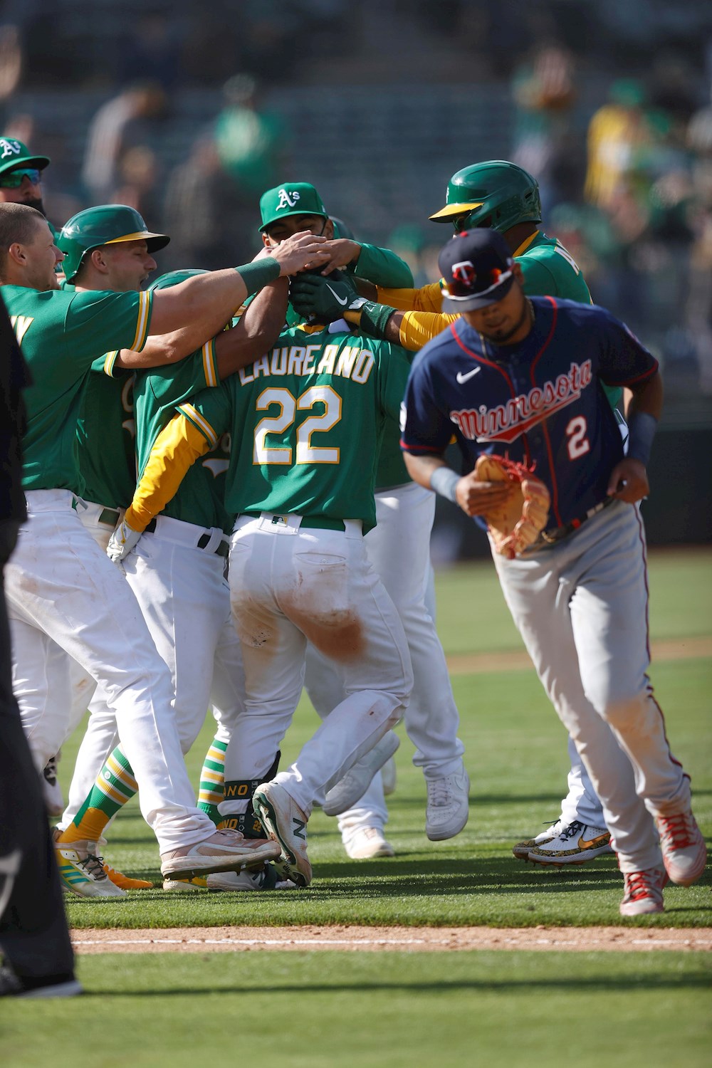 13-12. Ante los Mellizos, el venezolano Elvis Andrus destaca en la fiesta de los Atléticos