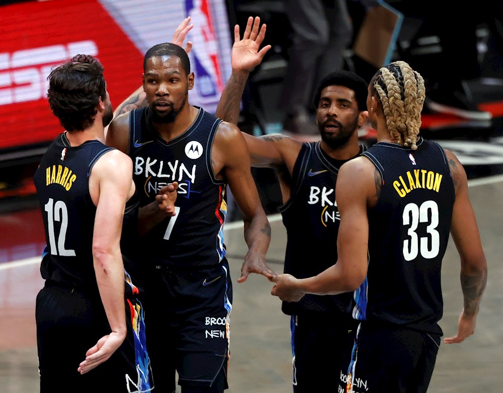 Durant y los Nets aseguran el pase a los playoffs con su triunfo sobre los Raptors