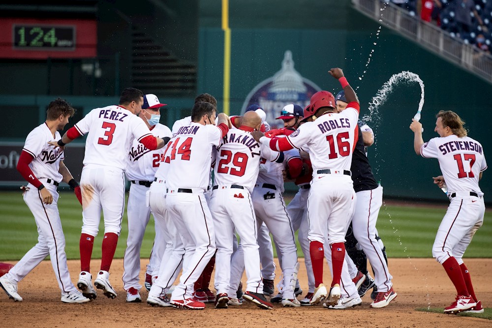 6-5. Soto pega imparable y sella la victoria de los Nacionales en su debut
