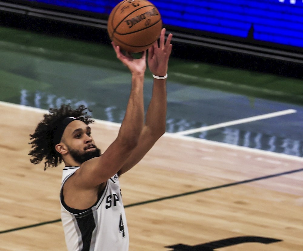 Ante Pacers, White y Poeltl relanzan a Spurs con un segundo triunfo consecutivo