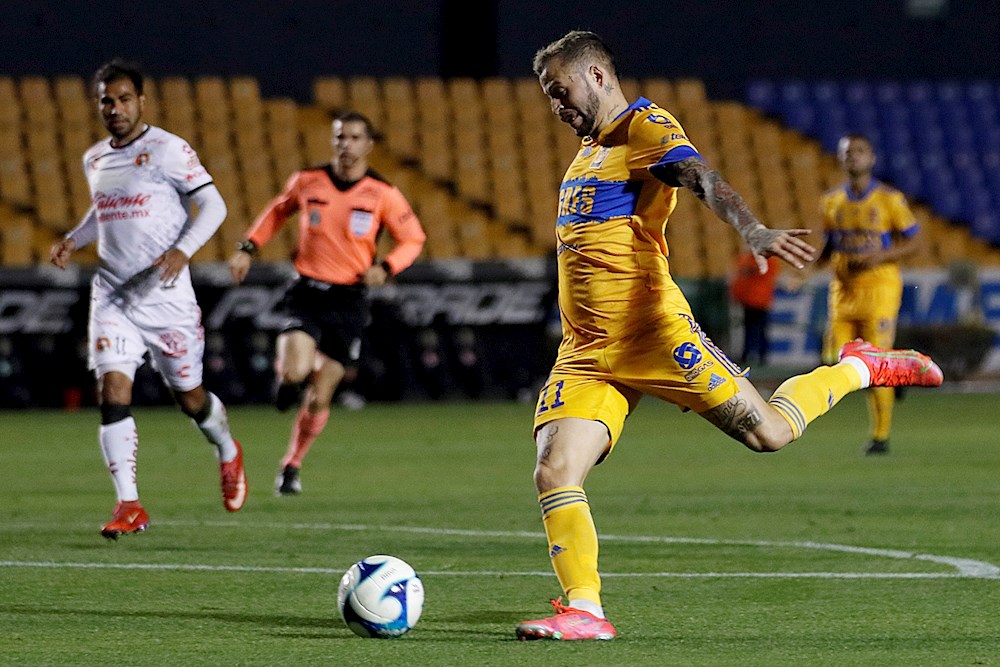 El uruguayo Nicolás López anota dos goles y le da el triunfo a Tigres sobre Juárez