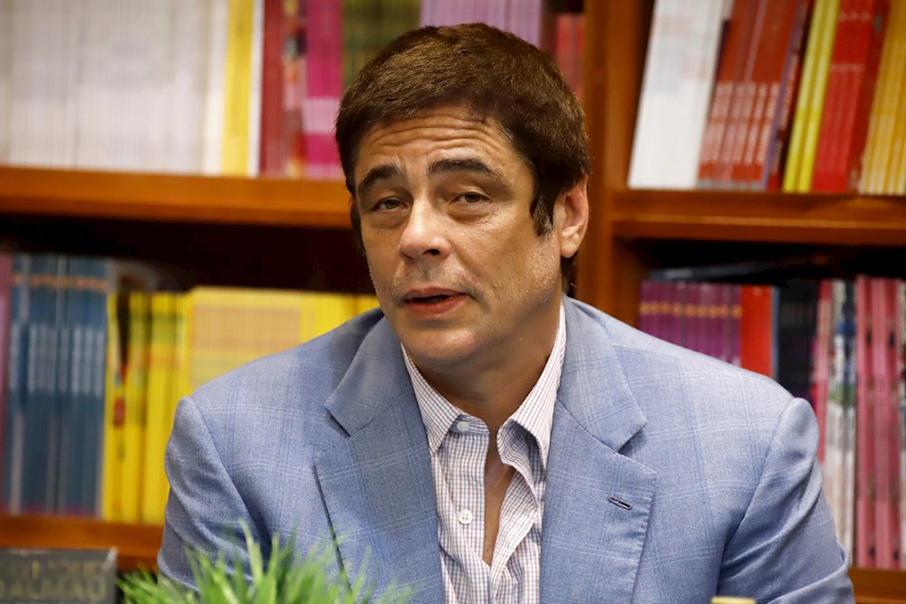 Benicio del Toro y Zoe Saldaña se unen en campaña educativa sobre vacunas