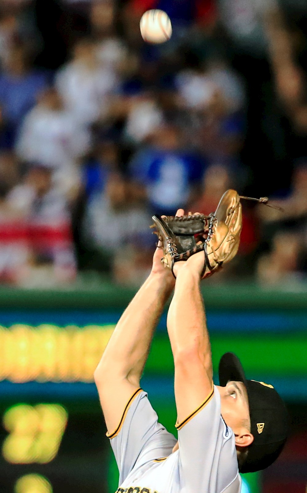 Frazier puso el bate ganador y Evans la defensa en el triunfo de los Piratas