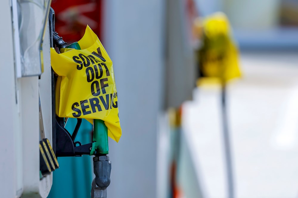 Escasez de combustible se agudiza en EEUU por ciberataque a red de oleoductos
