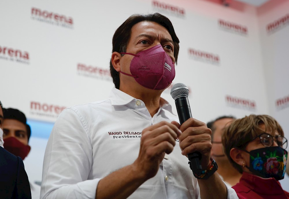 Hombres armados retienen a líder de partido de López Obrador en una carretera