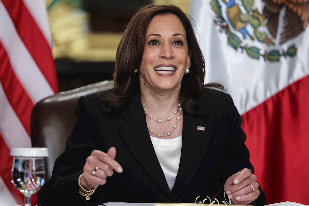 Harris pide a López Obrador abordar causas de migración desde Triángulo Norte
