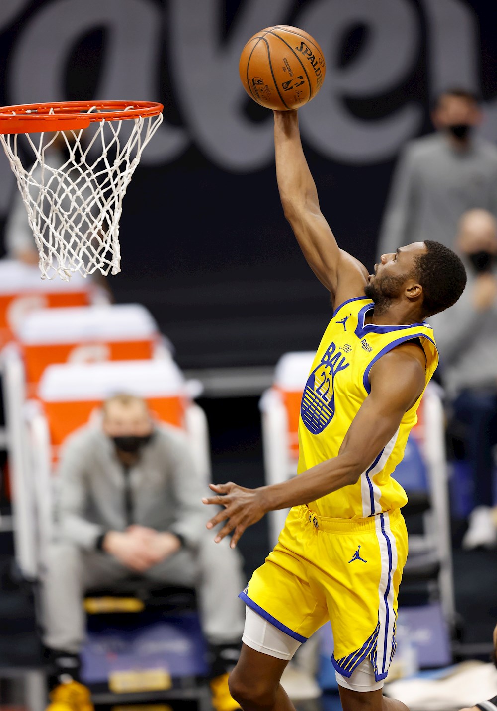 Andrew Wiggins hace de Curry y los Warriors también vencen a los Suns