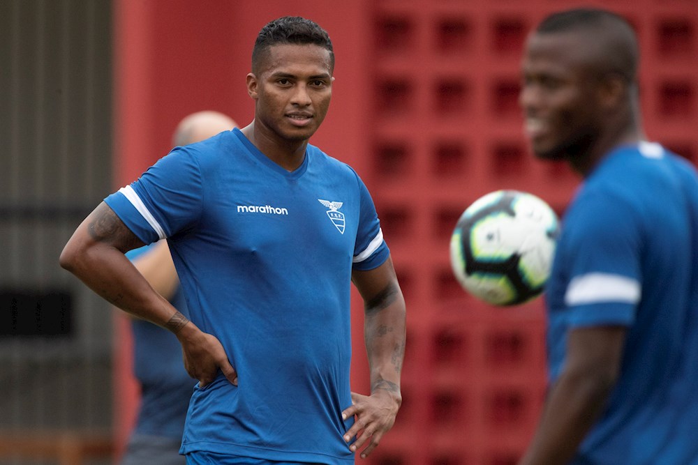 Antonio Valencia anuncia su retiro del fútbol por las lesiones de rodillas
