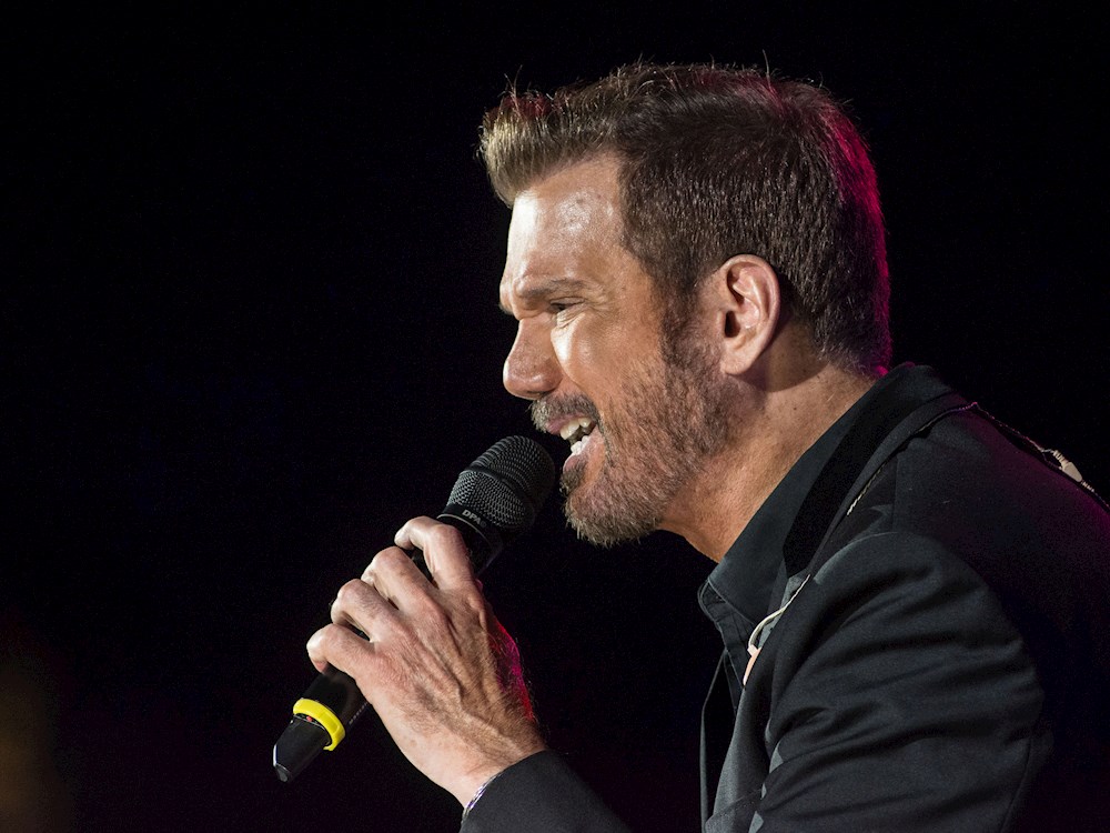 El salsero Willy Chirino se une a Gilberto Santa Rosa en nuevo tema