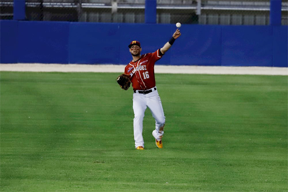 El puertorriqueño Ortiz aconseja a Puig y González modificar estilo de bateo