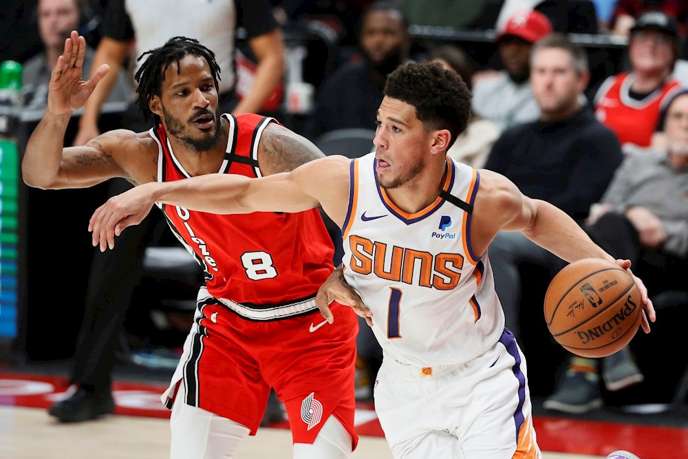 99-90: Los Suns ahogan a los Lakers con un Devin Booker magistral
