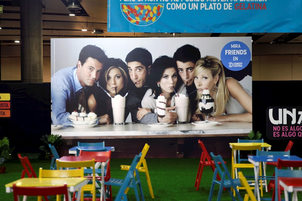 Las estrellas de “Friends” viajan al pasado entre lágrimas y abrazos