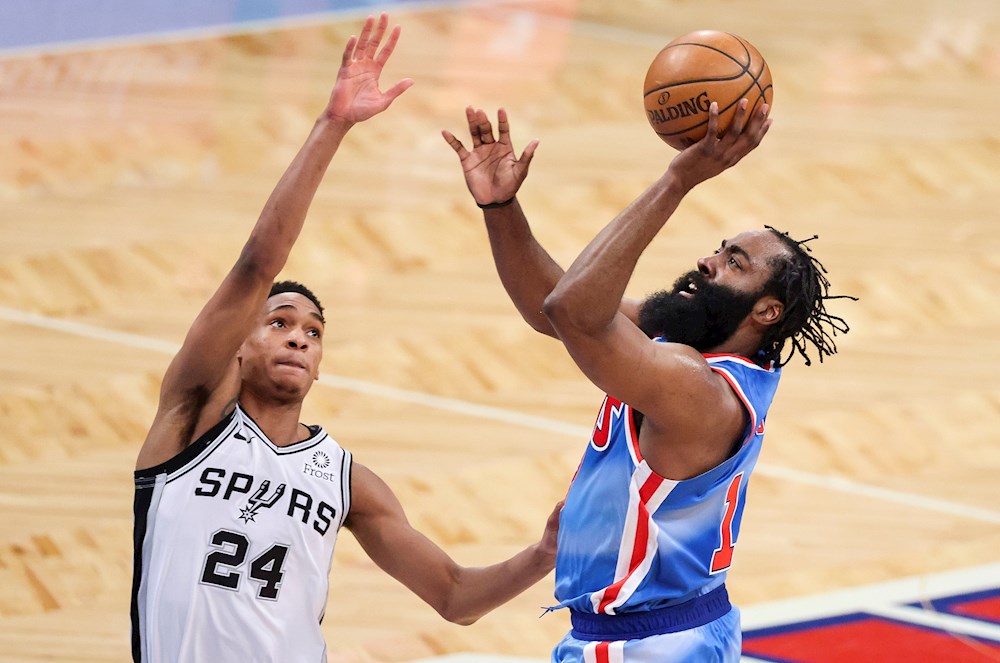 128-116. Harden vuelve con un doble-doble y los Nets superan a los Spurs