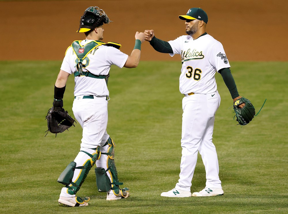 4-1. Irvin dirige desde la lomita la victoria de los Atléticos sobre los Azulejos