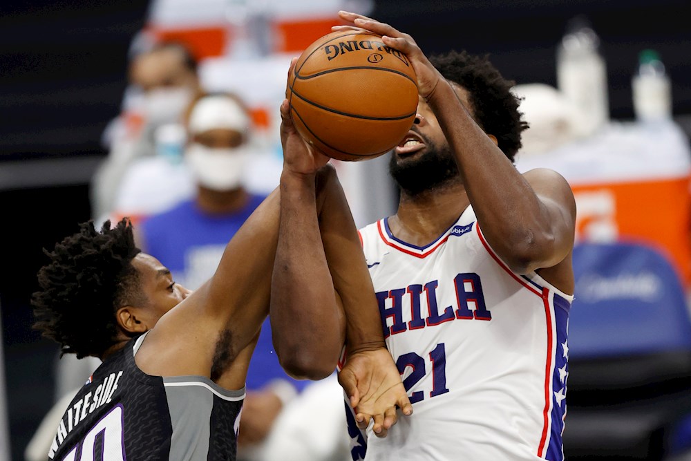 120-95. Embiid y Simmons despejan la segunda victoria de los Sixers