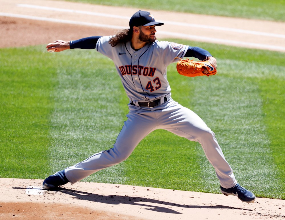 5-1. McCullers lanza sólido para los Astros y vence a los Angelinos