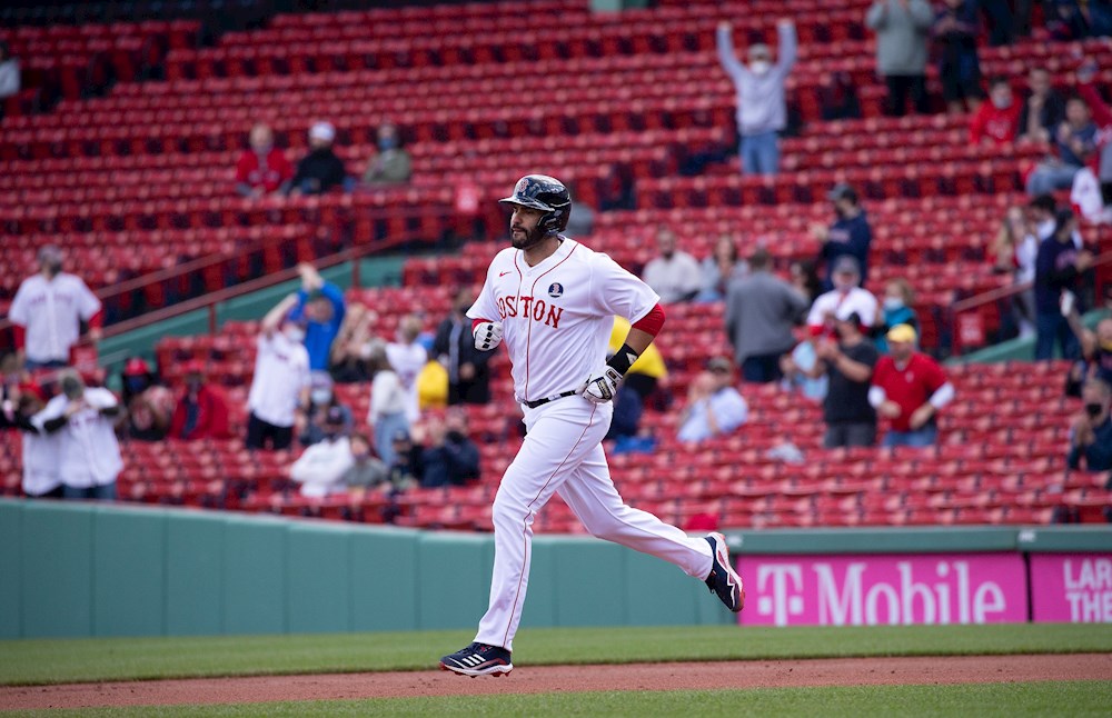 J.D. Martínez pega jonrón de dos carreras y completa la remontada de Boston ante Toronto