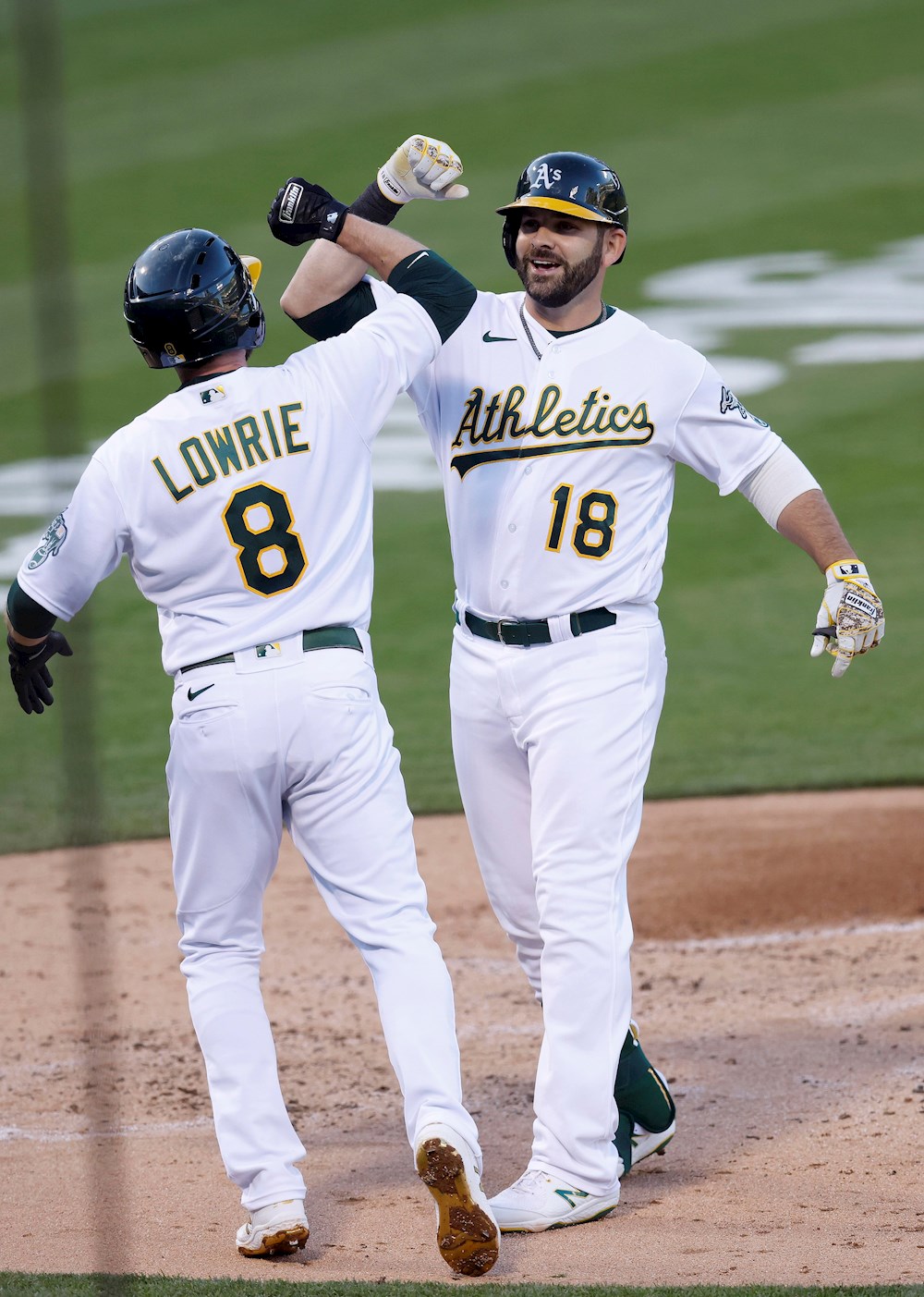 4-1. Irvin dirige desde la lomita la victoria de los Atléticos sobre los Azulejos