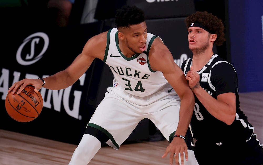 124-118. Antetokounmpo y los Bucks vuelven a ganarle a los Nets y barren en la mini serie
