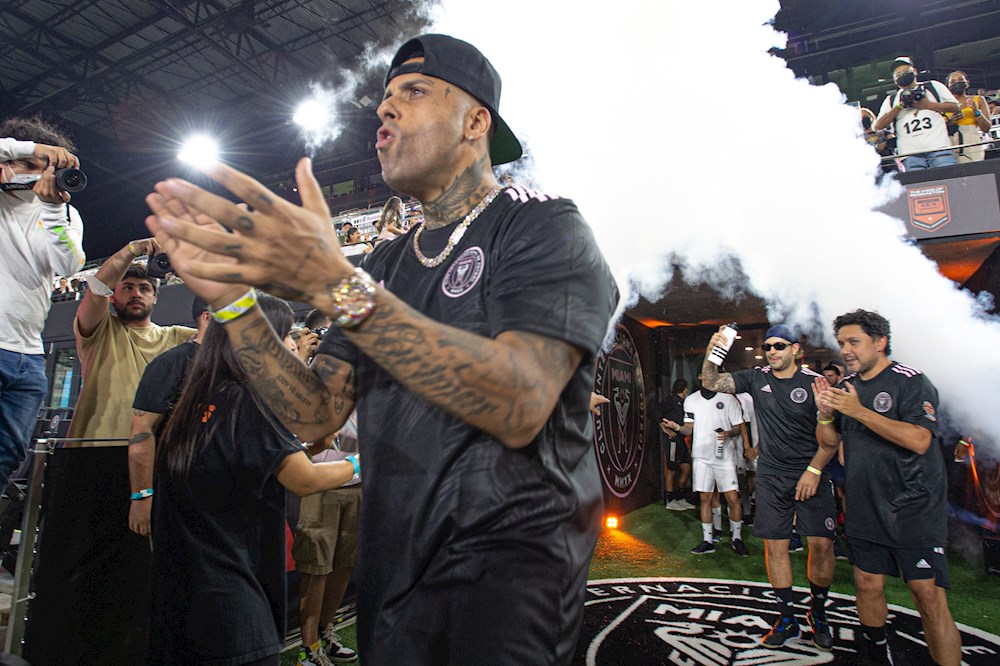 Nicky Jam lanza junto al dominicano El Alfa su nuevo sencillo, “Pikete”