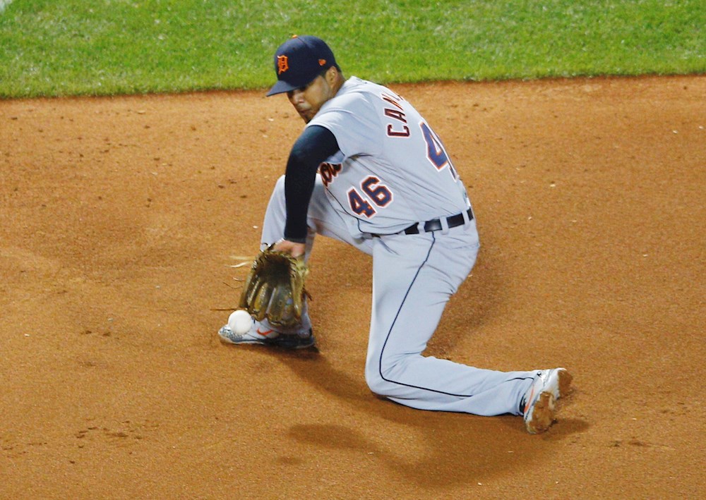 Candelario jonronea y sella la victoria de los Tigres sobre los Medias Rojas